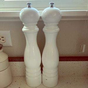 Williams Sonoma sat and pepper grinder